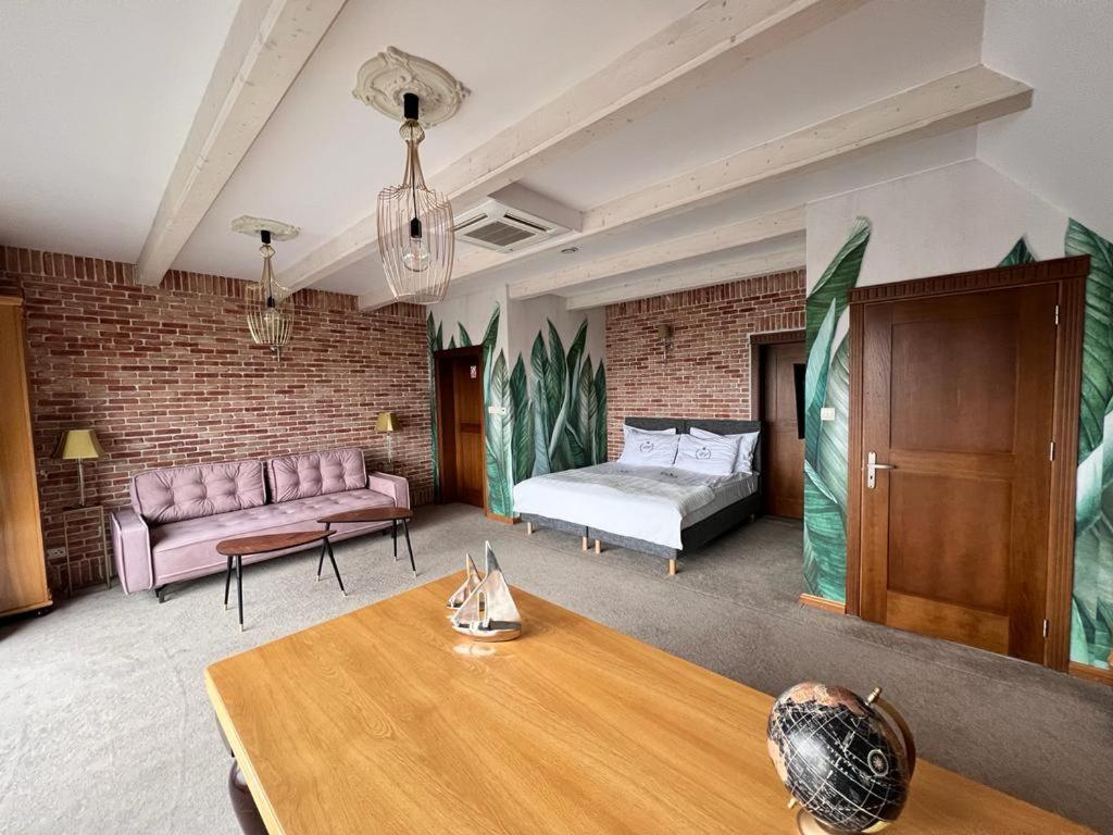 Hotel-Przystan Kikol 외부 사진